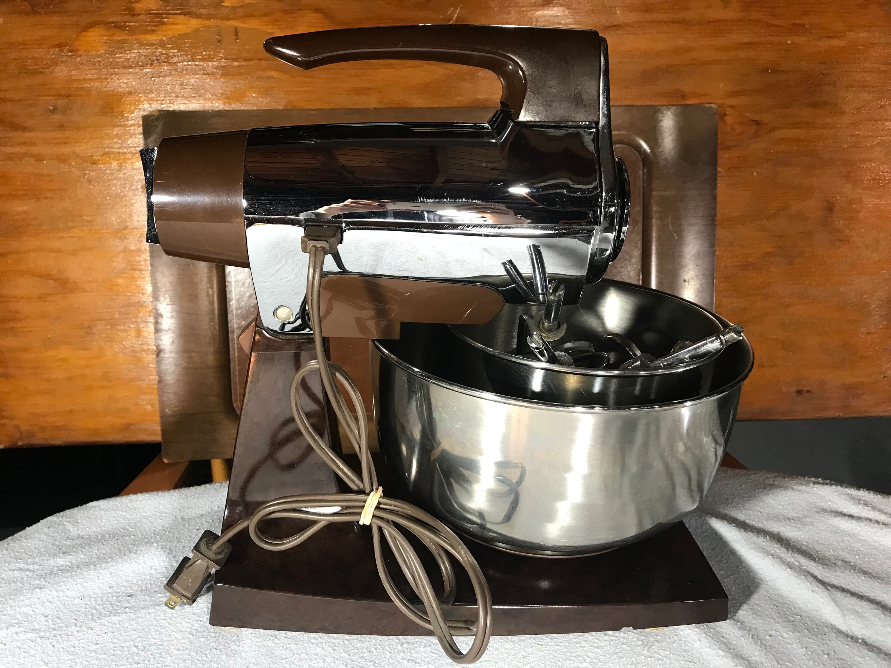 Vintage Sunbeam Mixmaster Gray & Black 12 Speed Mixer With Two
