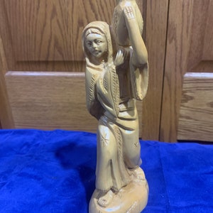 Vintage Carved Jerusalem Olive Wood Biblical Religious Figurine Woman With Water Jug