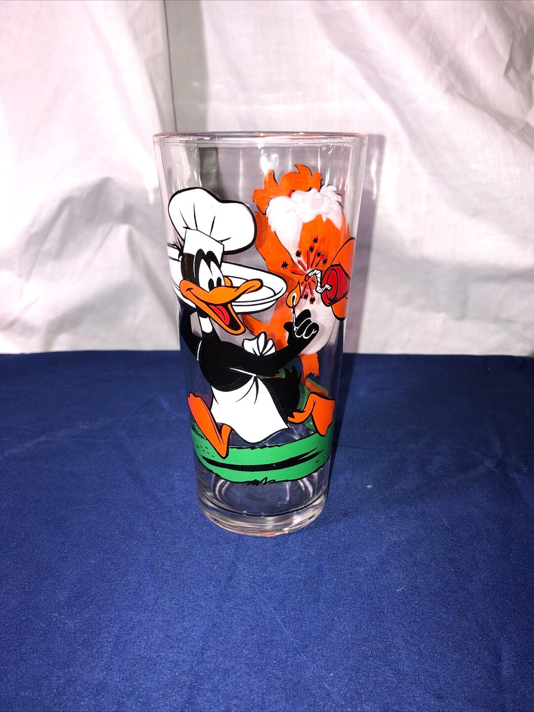 1976 Pepsi Collector Series Warner Bros. Daffy Duck Feeding Taz ...