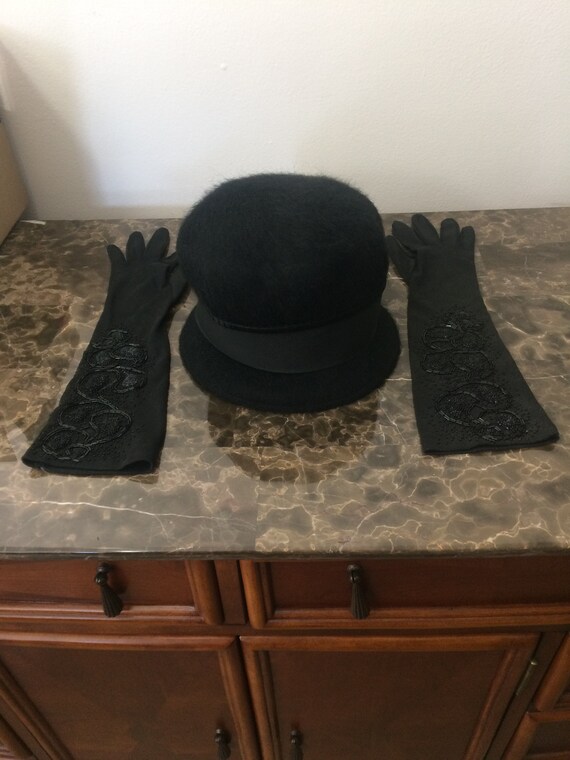 ladies hat and gloves