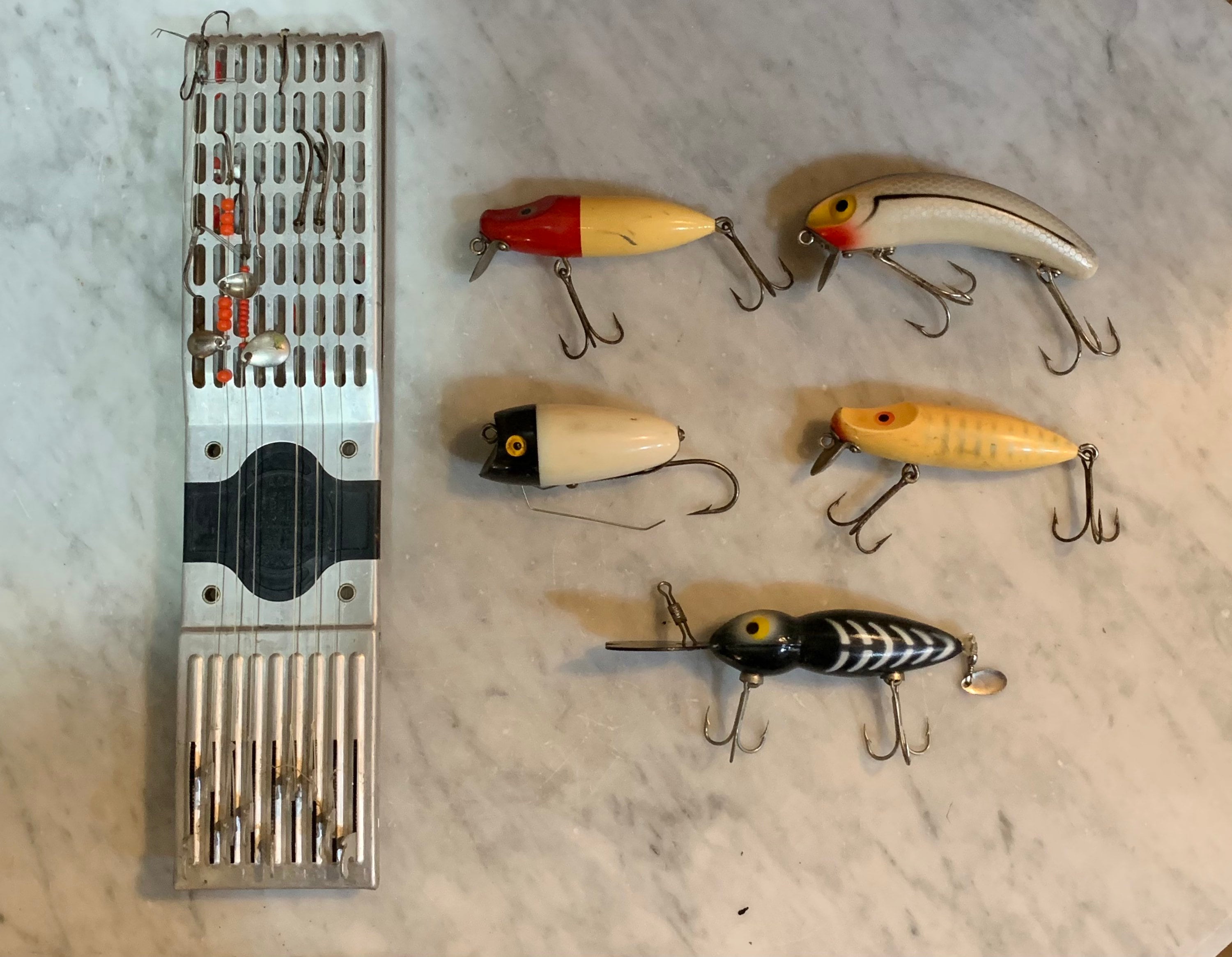 Vintage Fishing Lure Kit, 5 Lures and 1 Fish Hook Holder With