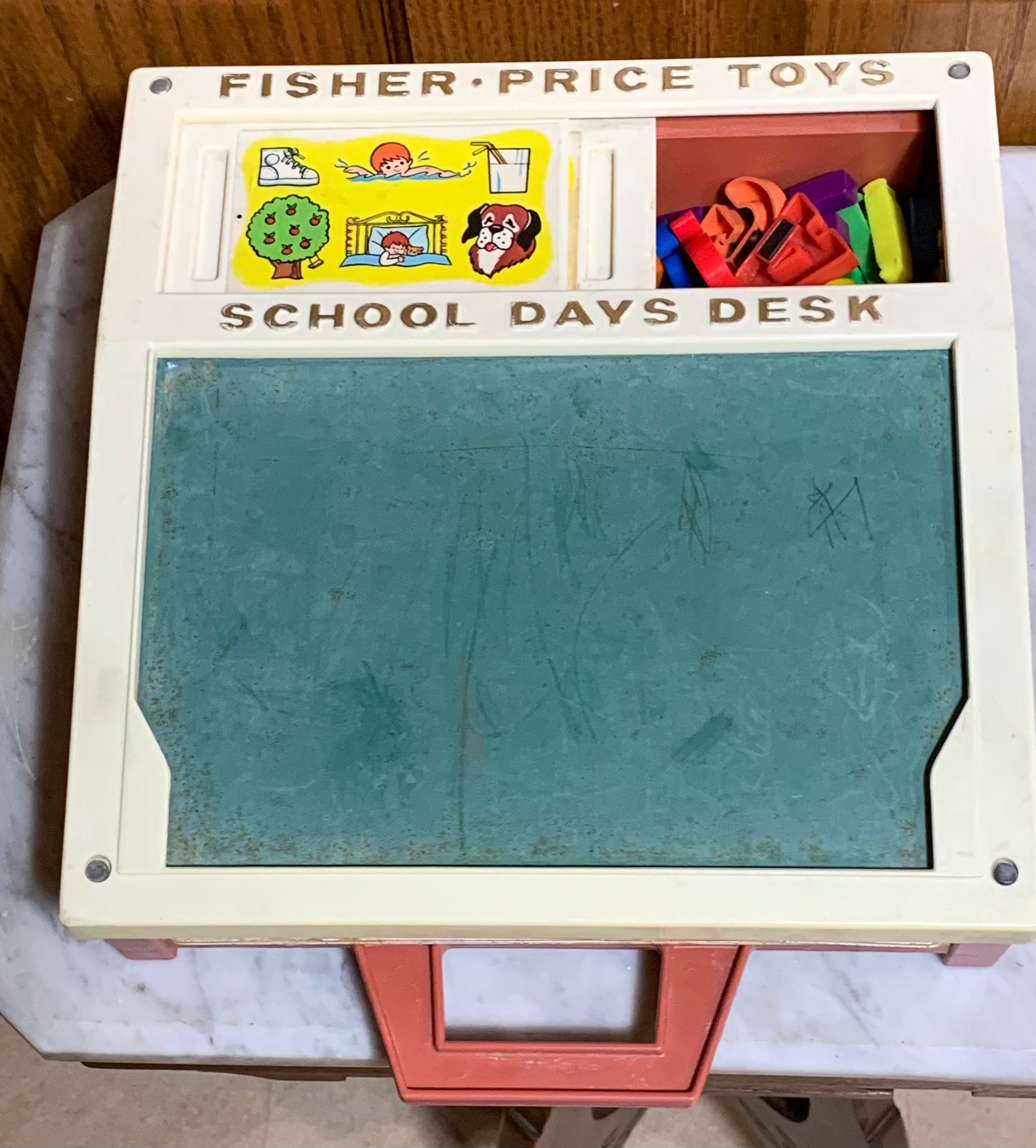 Vintage Fisher-Price School Days Desk 1972 - Jouet Éducatif