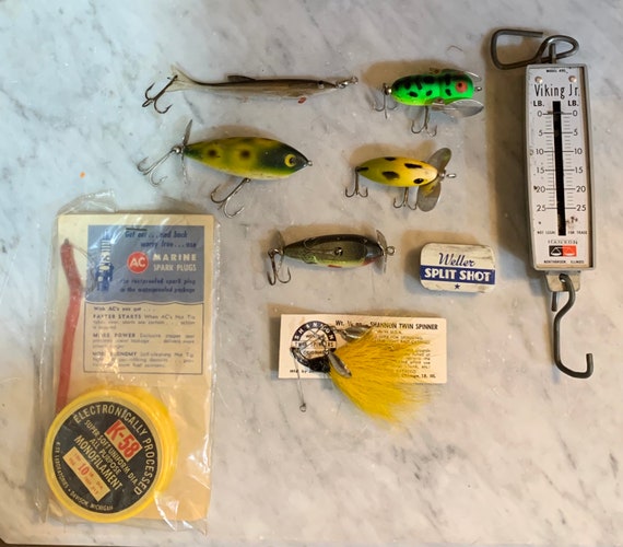 Vintage Fishing Lure Kit, 6 Lures, 1 Scale, Split Shots, Fishing