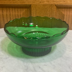 Vintage 1950’s E.O. Brody CO. M2000 Cleveland Ohio Emerald Green Glass Dish Bowl Scalloped Edge