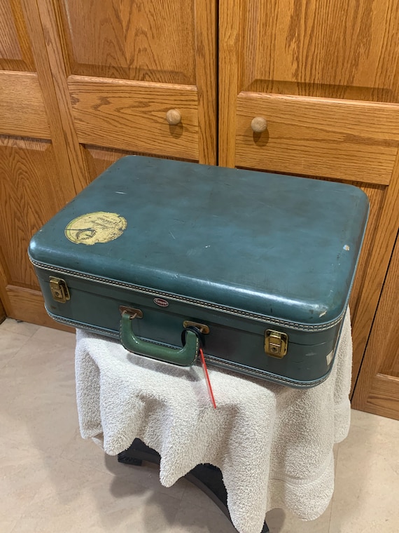 Vintage Towne Suitcase Locking w Keys Hard Side