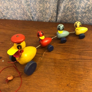 Early 1950s Vintage Fisher Price Mama Duck and Ducklings Pull Toy