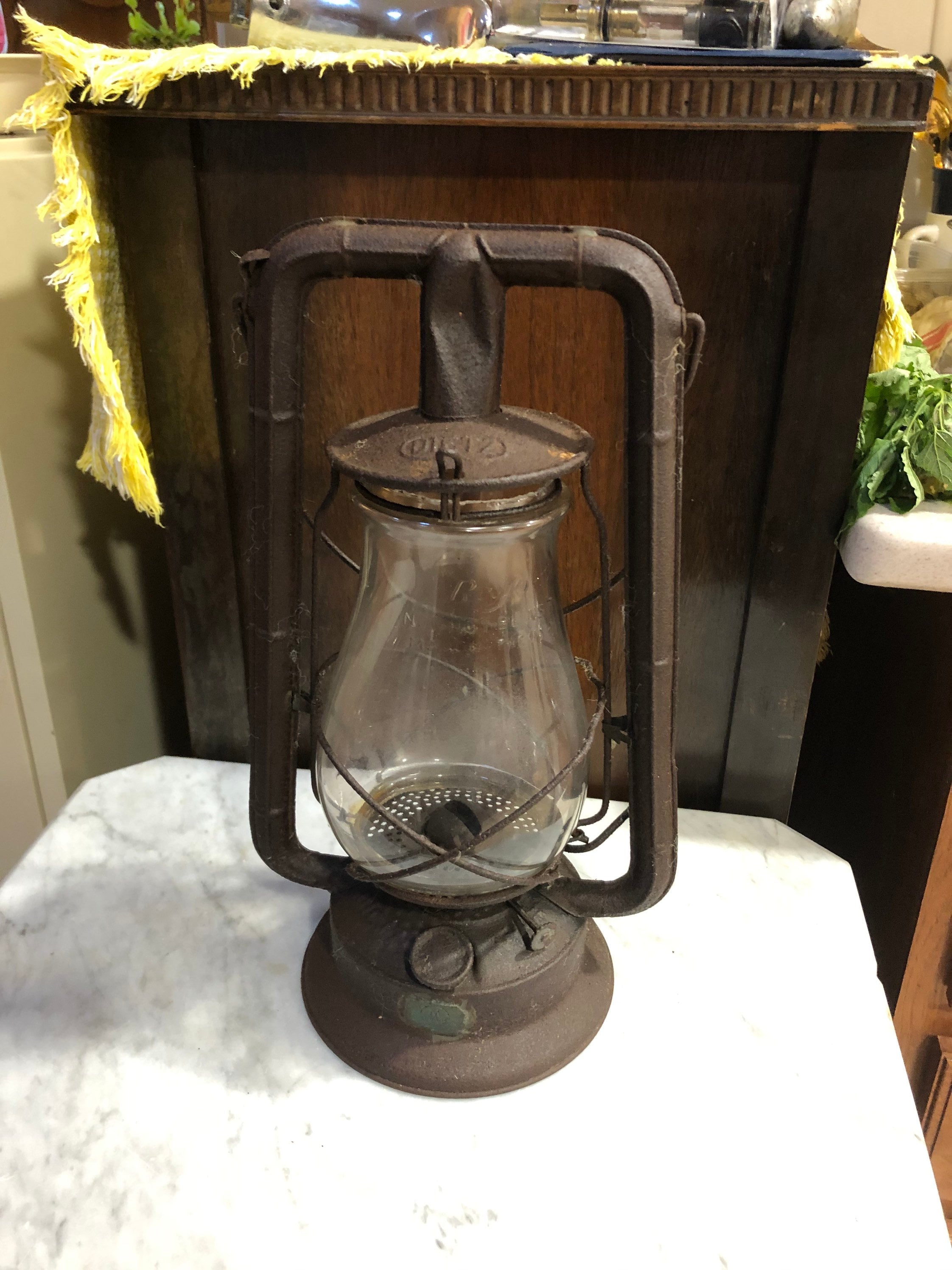Dietz Monarch Kerosene Lantern With Rayo No. 0 Hot Blast Dietz Monarch Kerosene Lantern With Rayo No. 0 Hot Blast