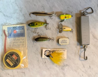 Vintage Fishing Lure Kit, 6 Lures, 1 Scale, Split Shots, Fishing Line