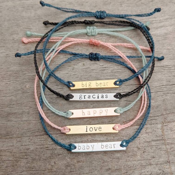 Gepersonaliseerde aangepaste naam Pura Vida armband, sierlijke Rose goud zilver gegraveerde bar verstelbare string, minimalistische persoonlijke Moederdag sieraden