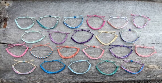 Pura Vida Bracelets Pack Spring Break Friendship Bracelet Pack - Set of 10  Stackable Bracelets for Women, Cute Bracelets for Teen Girls, Beach