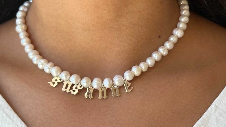 Pearl Name Necklace, Personalized Initial Letter Pearl Necklace, Custom Name Necklace, Mom Gift, Mother's day Gift, Dainty Birthday Gift image 2