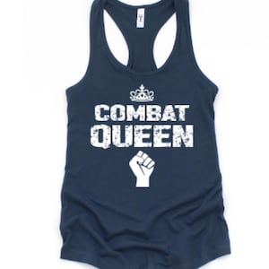 COMBAT QUEEN Tank Top / Frauen Racerback Tank oder Cropped Tank / Les Mills Body Kampfshirt