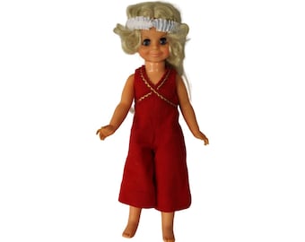 Muñeca Crissy con cuerda para tirar, estilo vintage, años 1972, ideal para juguetes de la década de 1970, ideal para mirar alrededor, dormir, ojos, rubia, giratoria, de plástico, 16 pulgadas, vestido rojo, banda para la cabeza