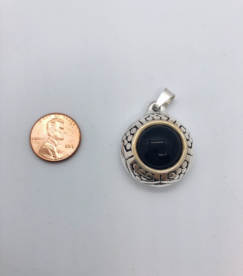 Onyx Gemstone and Sterling Silver Pendant