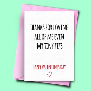 Tarjeta de San Valentín divertido de la esposa, tarjeta de la novia divertida, gracias por amar a todos mí incluso mis tetas pequeñas, tarjeta para él, tarjeta de San Valentín adulto