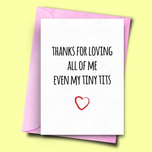 Tarjeta de aniversario divertido, Gracias por amar a todos de mí incluso mis tetas pequeñas, tarjeta de aniversario, tarjetas de aniversario de boda, novio, novia
