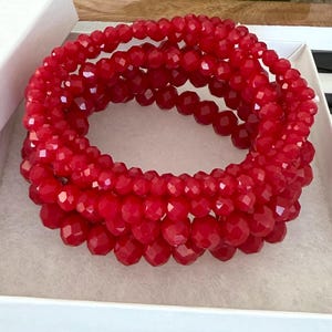 Conjunto de pulseras de cuentas rojas, pulseras de cuentas elásticas, pulseras apilables, regalo rojo para ella, joyería roja