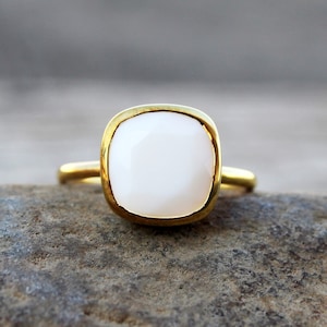 White Agate Ring / Sterling Silver Ring / 9 mm Cushion Ring / Dainty Ring / Handmade Ring / Gemstone Ring / Promise Ring / Boho Ring