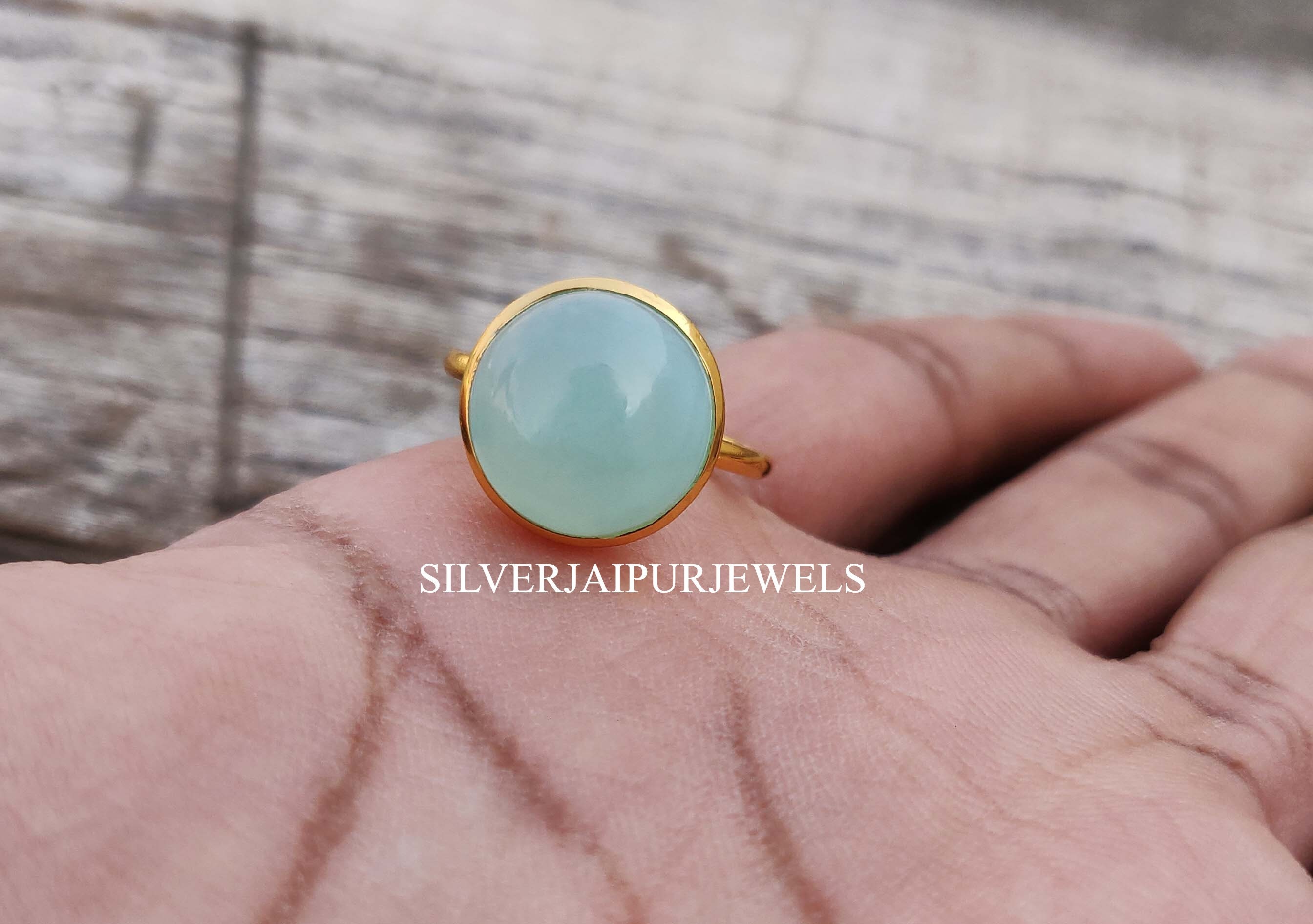 Buy Vintage 9ct Gold Green Chalcedony Ring. Online in India - Etsy