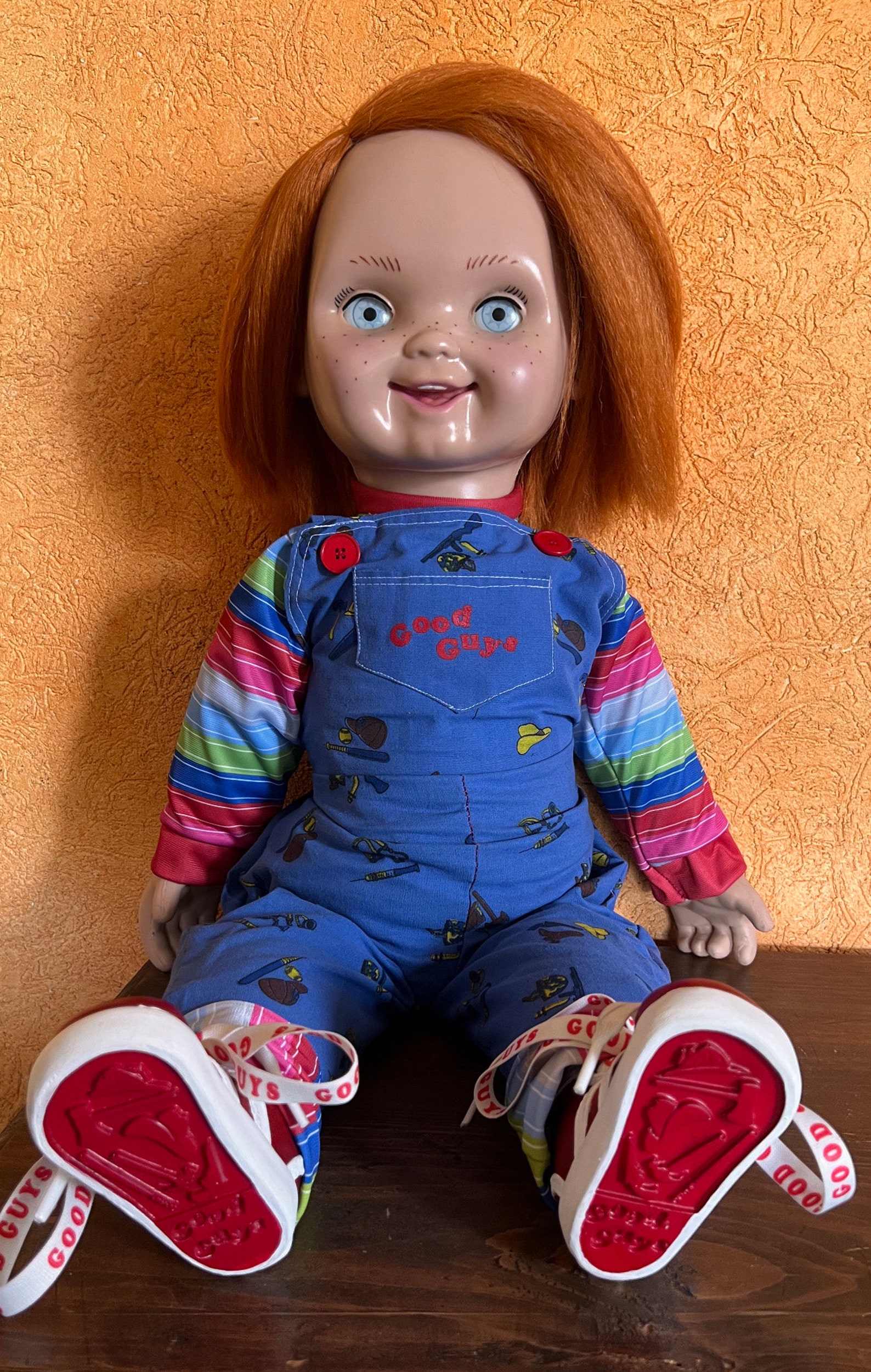 Chucky Muñeco Bueno De Silicona Tamaño