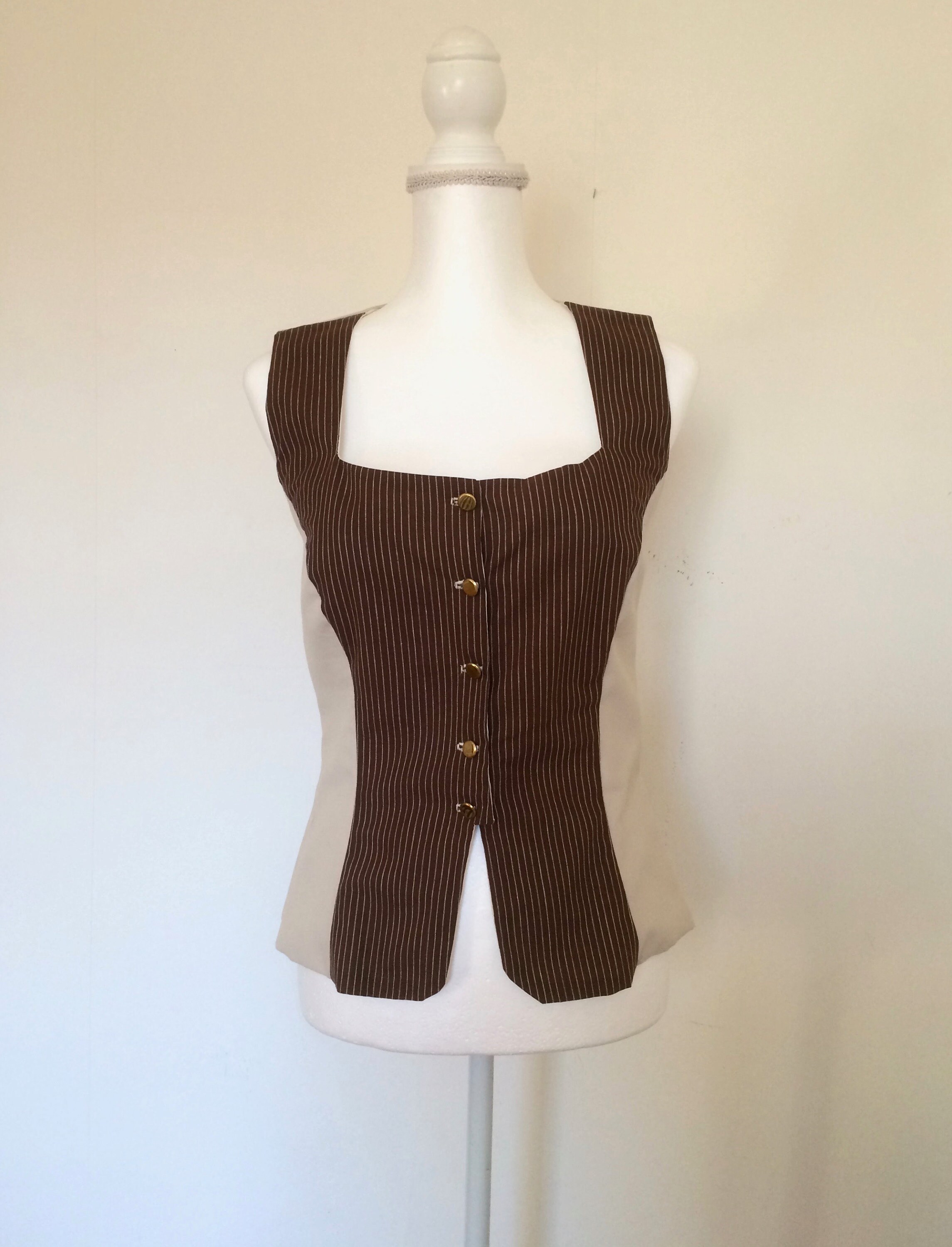 Cinnamon Roll Vest main image 0