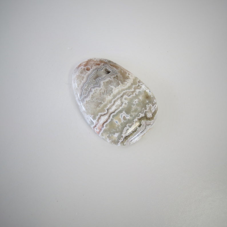 pendant gray 40 x 30 x 7 mm Mexican Crazy Lace Agate natural healing gemstone druzy 1 piece white