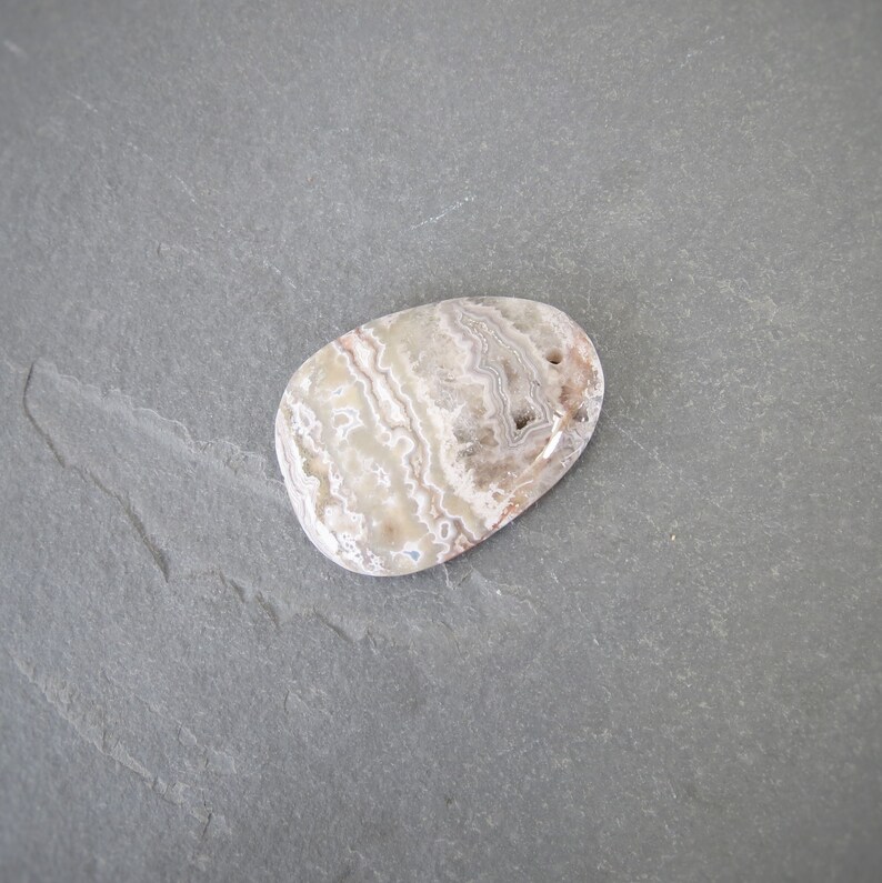 pendant gray 40 x 30 x 7 mm Mexican Crazy Lace Agate natural healing gemstone druzy 1 piece white