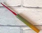Handmade polymer clay crochet hook size 4mm green yellow blend ergonomic handle craft tool gift