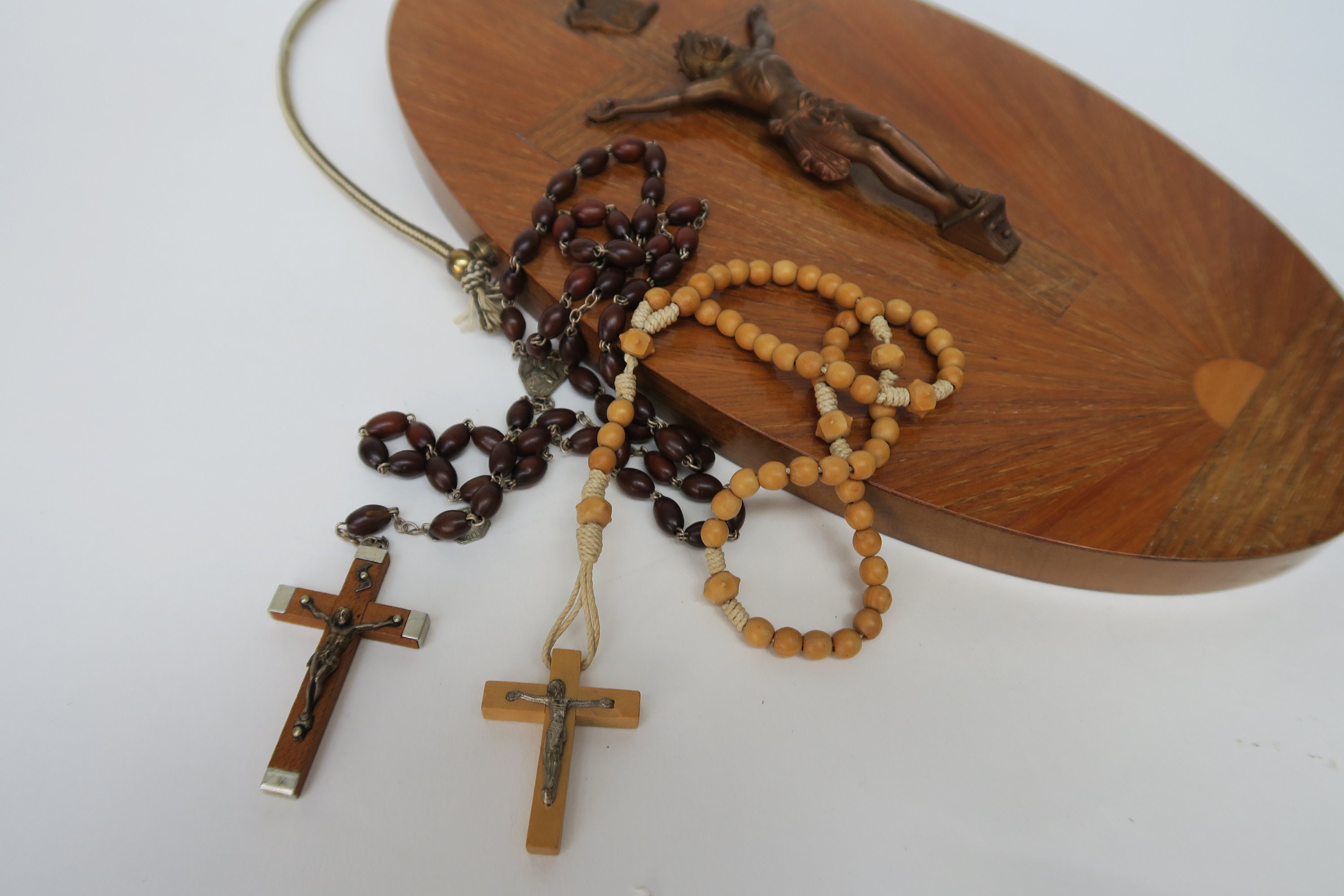 Lot de Deux Chapelets Crucifix en Bois