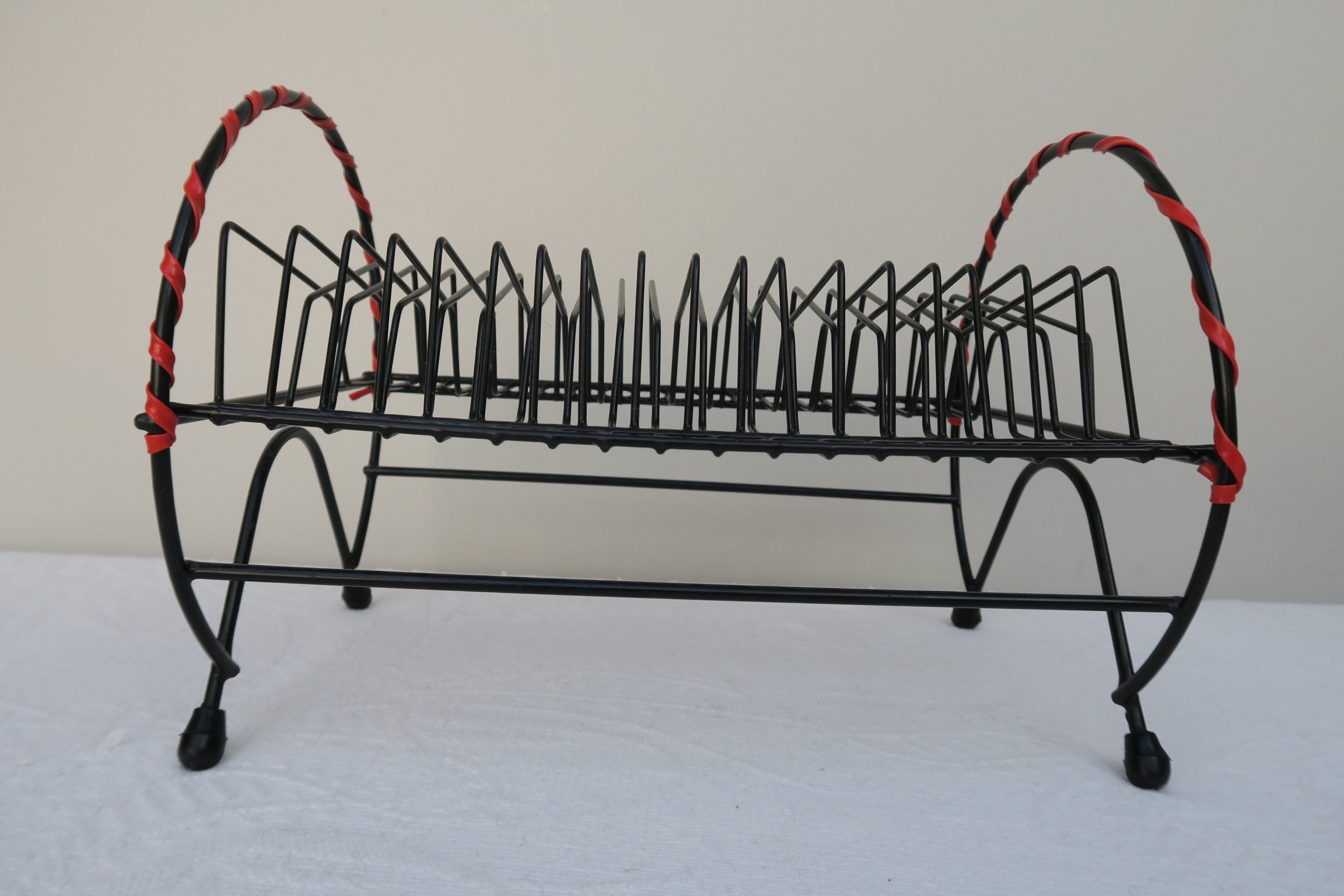 45 Rpm Racks 45 Rpm Record Rack in Black Metal and Red Scoubidou - Etsy