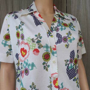 Vintage polo shirt with floral patterns, size XL
