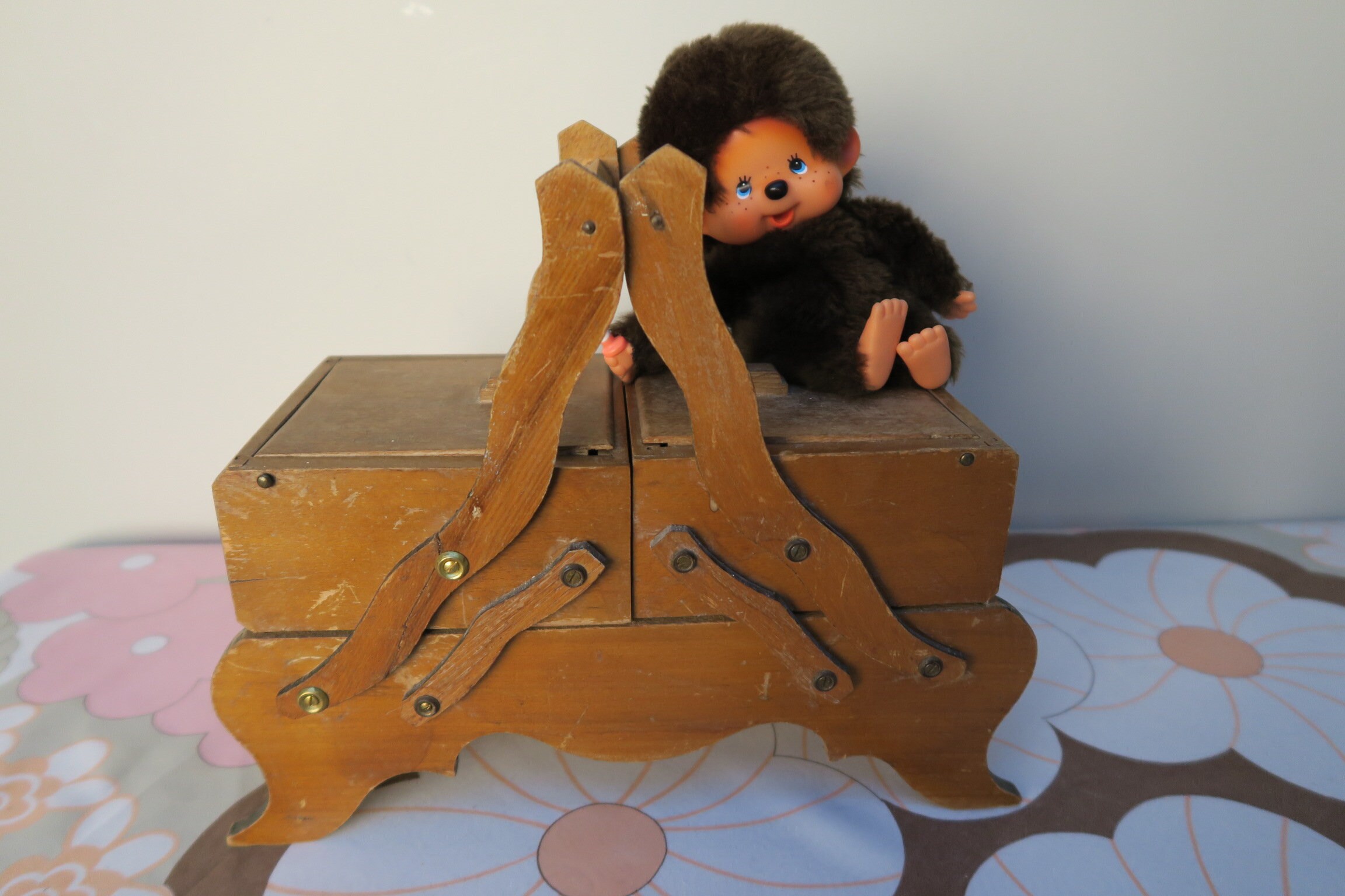 Travailleuse en Bois Vendue L'état Pour Projet Créatif