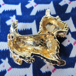Small golden fox terrier dog brooch image 2