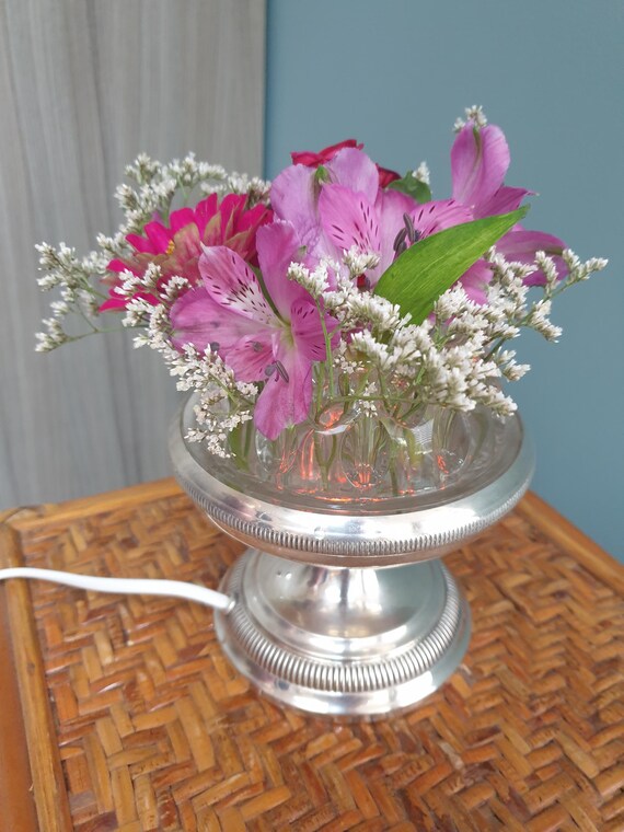 Beleuchteter Blumenständer aus Glas und silbernem Metall