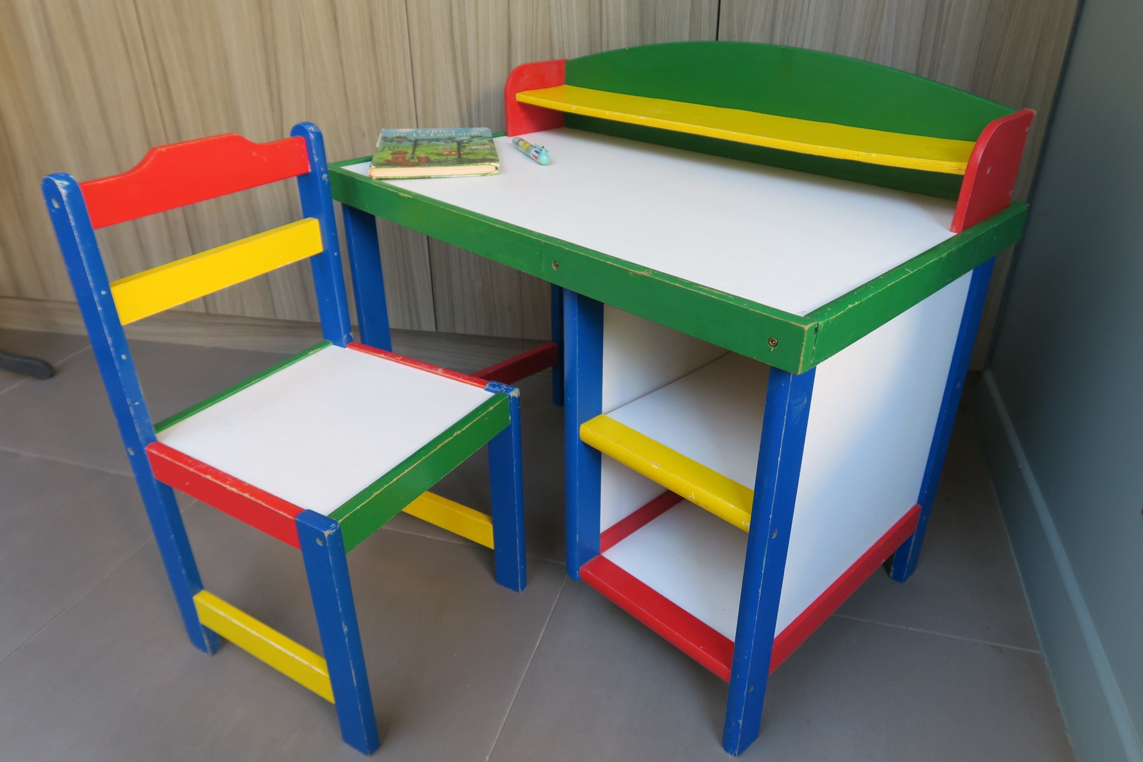 Child's pencil on sale table and chairs