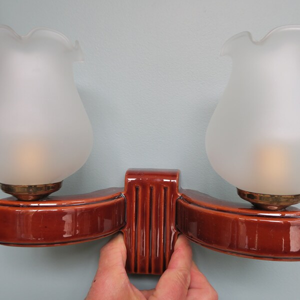 Art-deco style ceramic wall lamp with two tulips