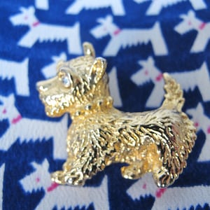 Small golden fox terrier dog brooch image 1