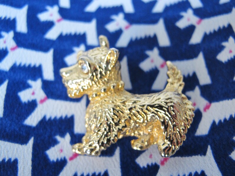 Small golden fox terrier dog brooch image 1