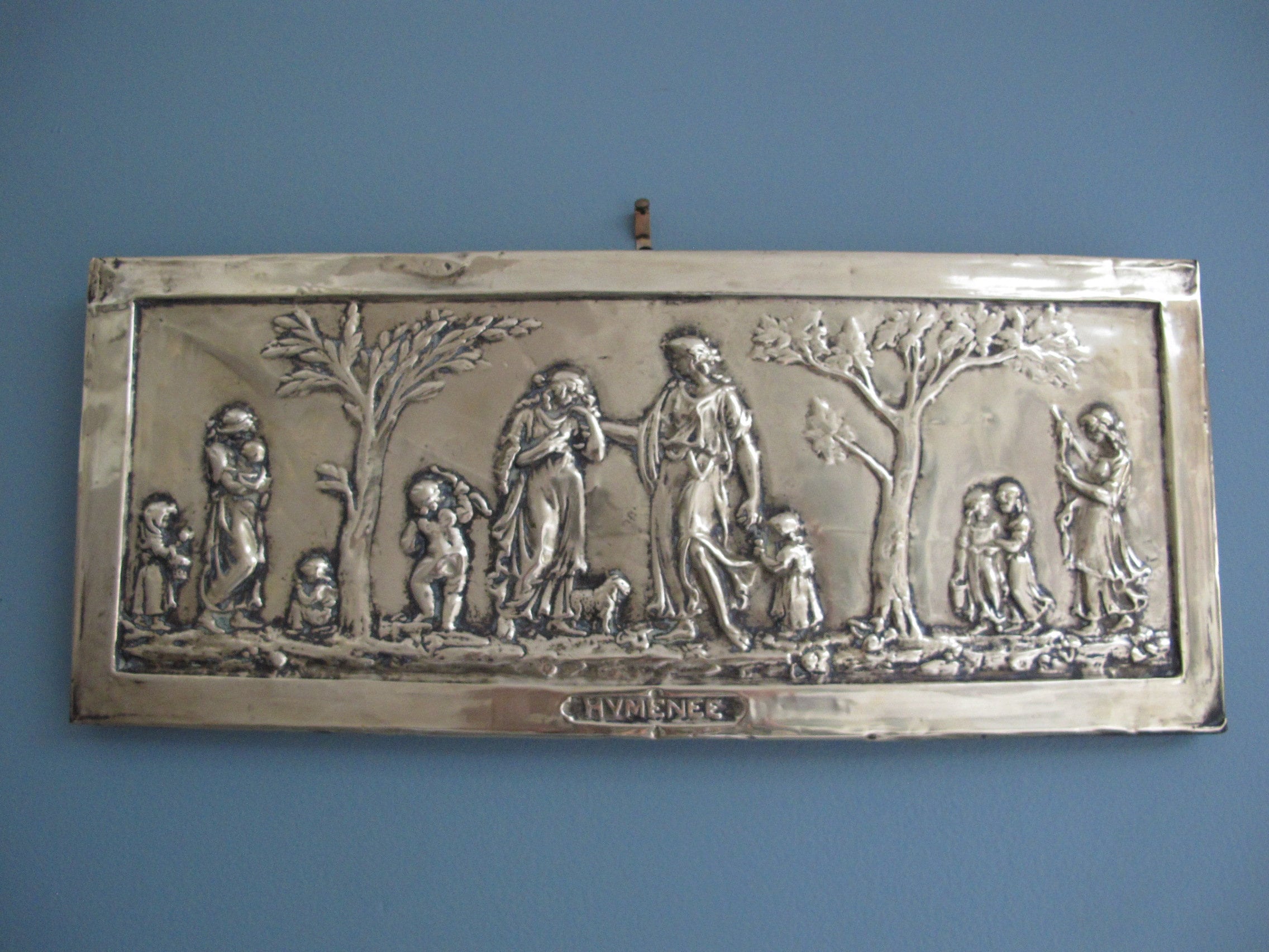 Hyménée, Plaque Décorative en Laiton Repoussé, Scène Mythologique