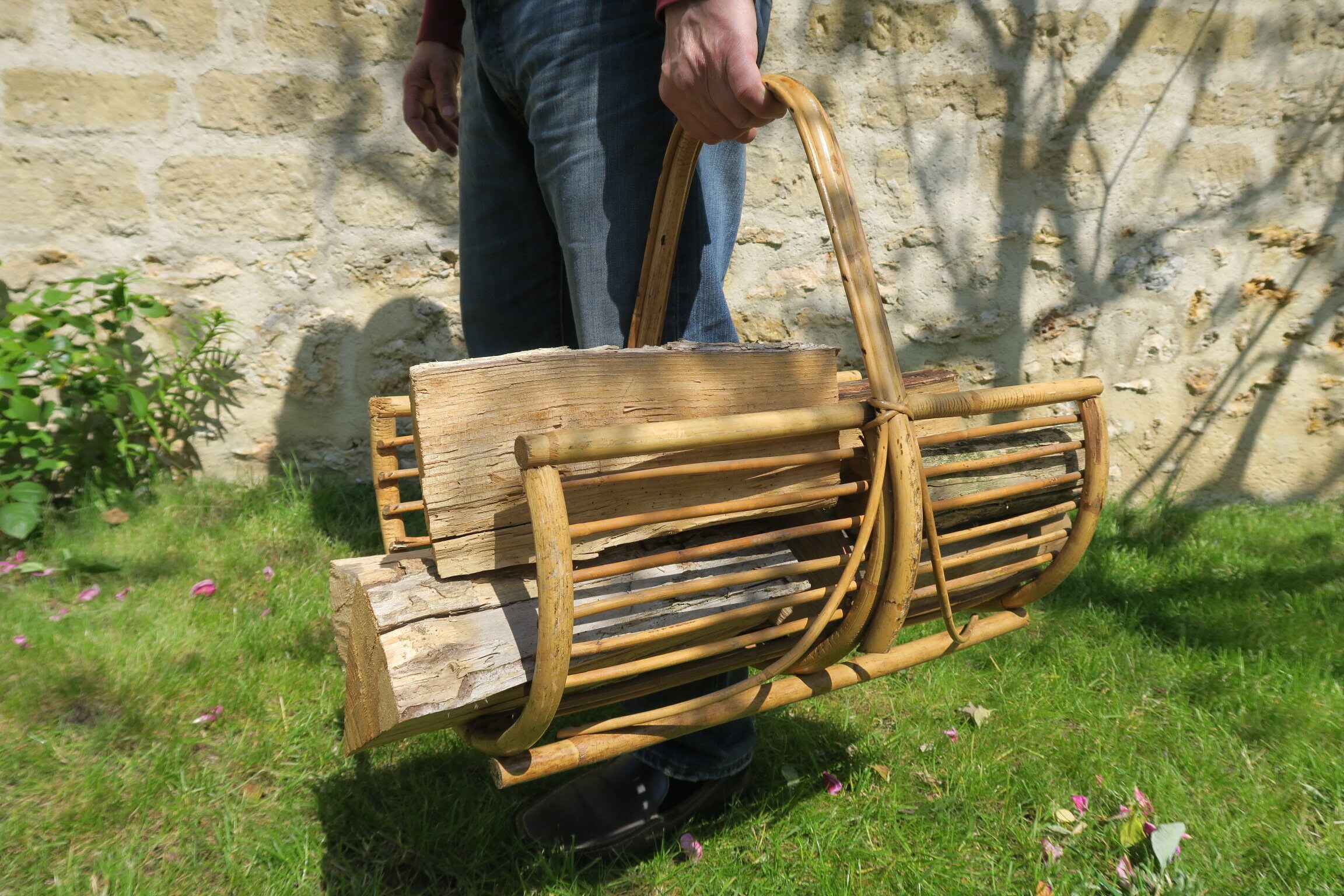 Panier à bûches vert et sac de transport de bois de chauffage Ensemble de  style rustique et campagnard en sac à café en toile de jute -  France
