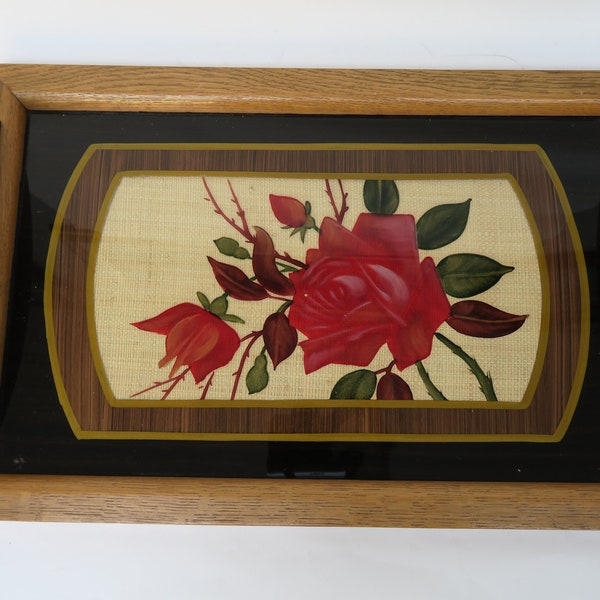 Plateau ancien en bois avec verre peint décor de roses rouges