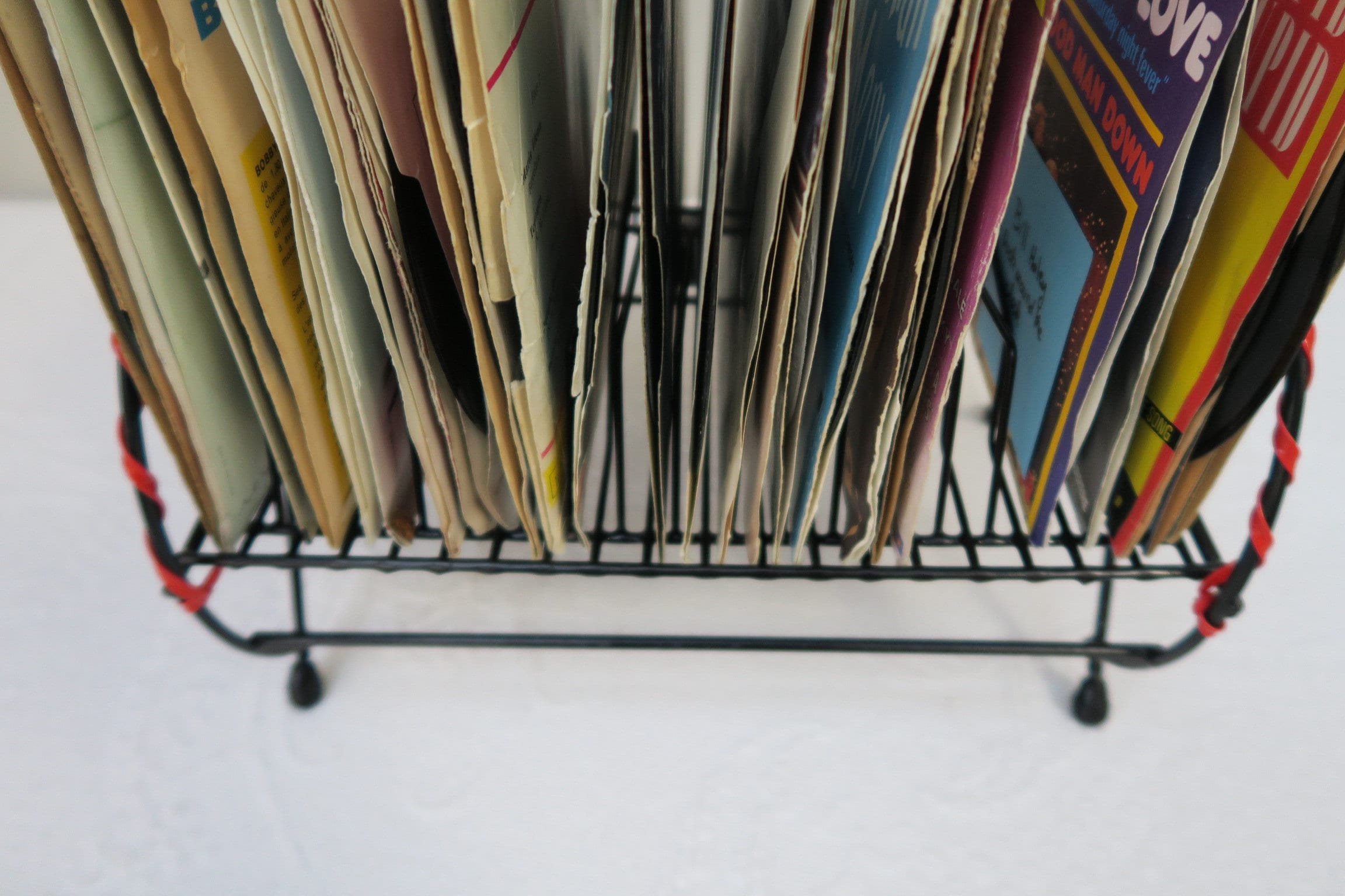 45 Rpm Vinyl Storage Rack 45 Rpm Record Rack in Black Metal and Red Scoubidou - Etsy
