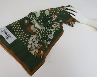 Foulard en soie Laurent d'Herval Paris, fleurs sur fond vert kaki