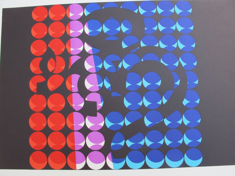 Pode incluir: Impress&atilde;o de arte abstrata com fundo preto e um padr&atilde;o de c&iacute;rculos vermelhos, rosa e azuis sobrepostos.