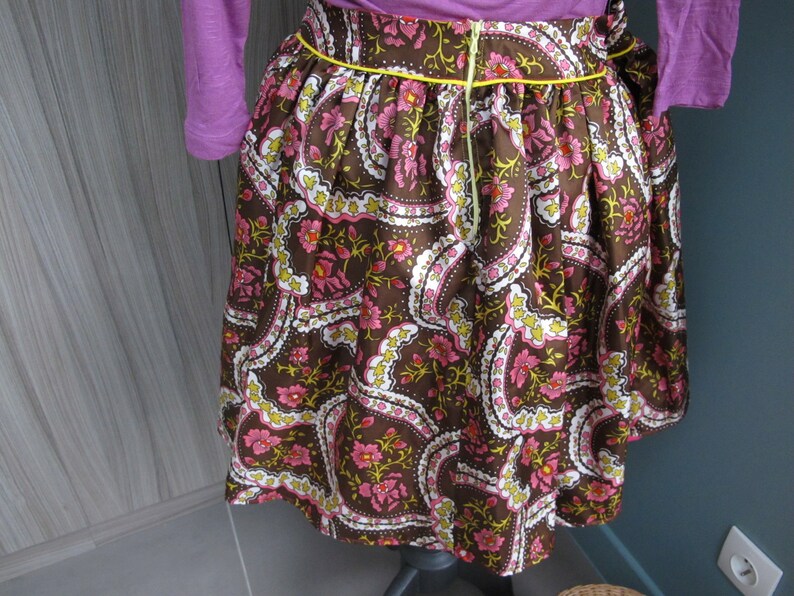 Designer skirt in vintage fabrics size 38 fabric brand