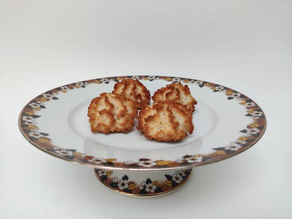 Compotier, bowl on foot in porcelain from Limoges France