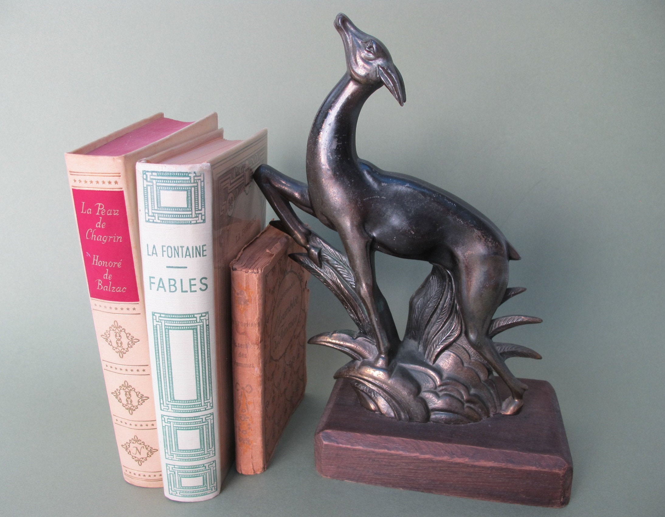 Serre Livre Biche ou Antilope, Sculpture en Régule sur Socle Bois