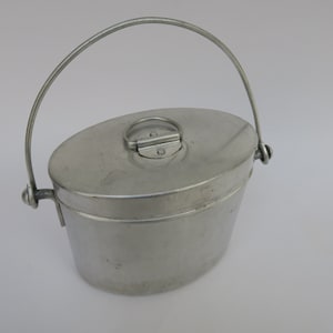 Lunch box, snack box, mess tin, cooking pot, vintage aluminum bento