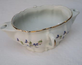 Gras Maigre sauceboat in French porcelain with cornflower decoration