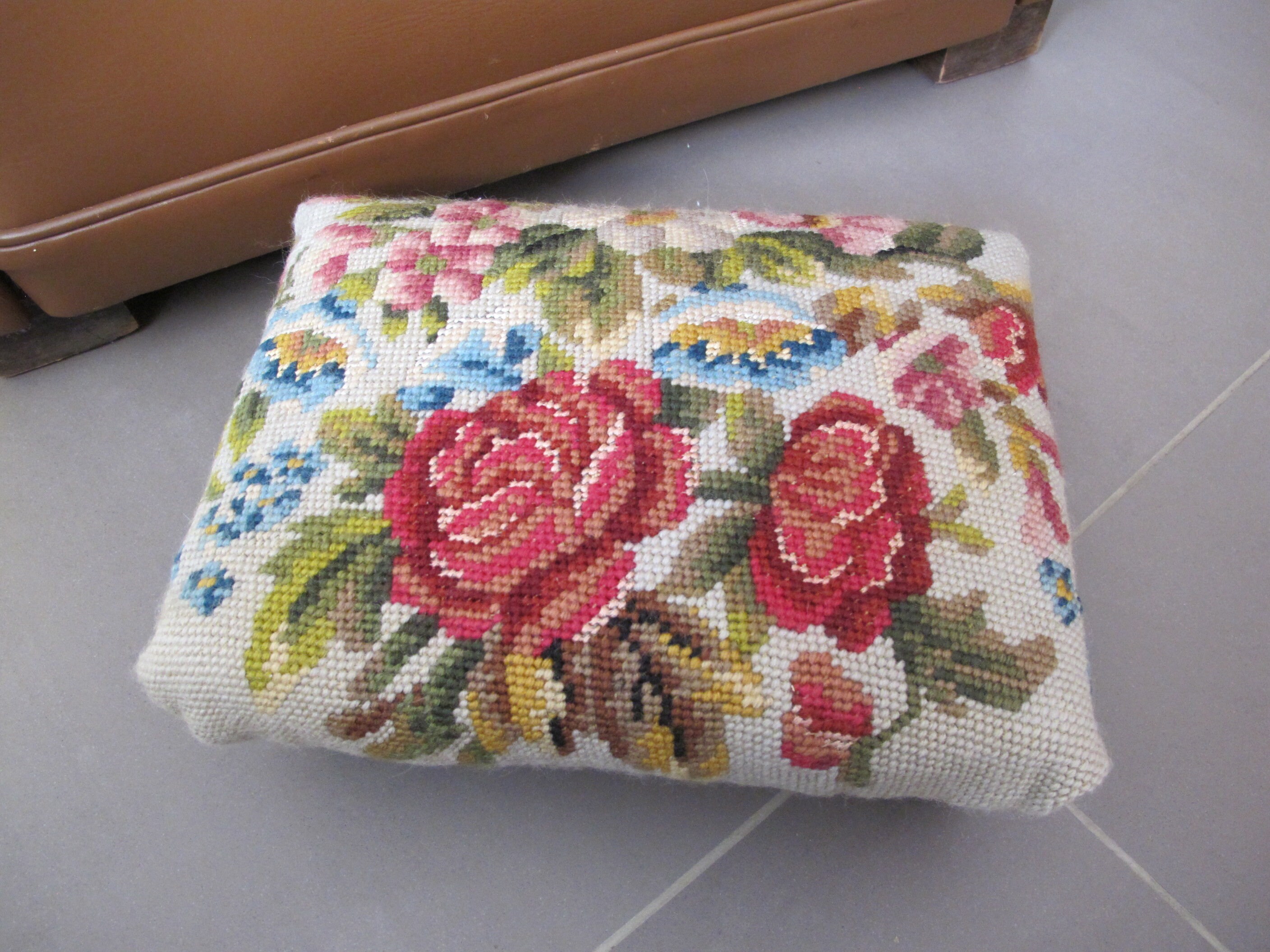 Repose Pieds avec Canevas Recyclé